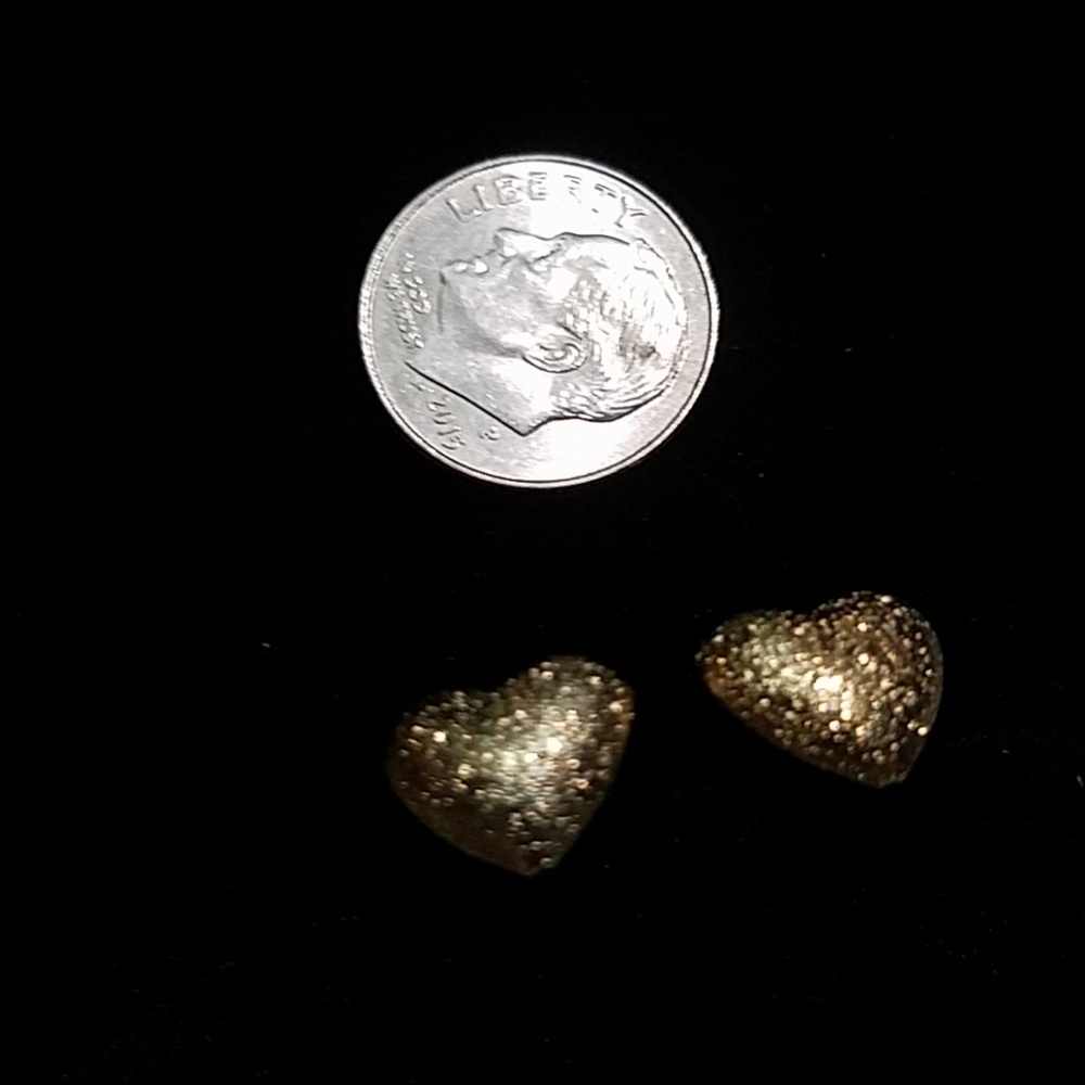 NWOT Gold tone heart earrings - Picture 3 of 3